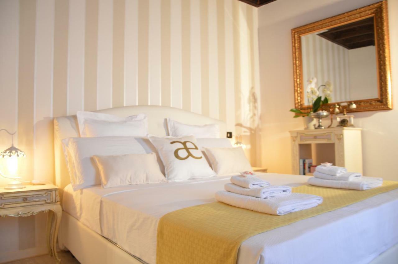 Apartment Historic Center - Elegant With Charming Antiques - Raffaello